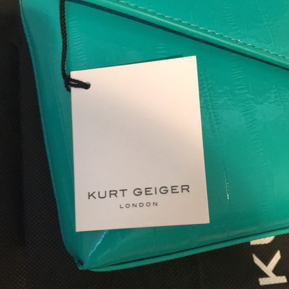 Kurt Geiger Landon Shoreditch Leather Envelope Clutch
KURT GEIGER LONDON - Picture 9 of 16